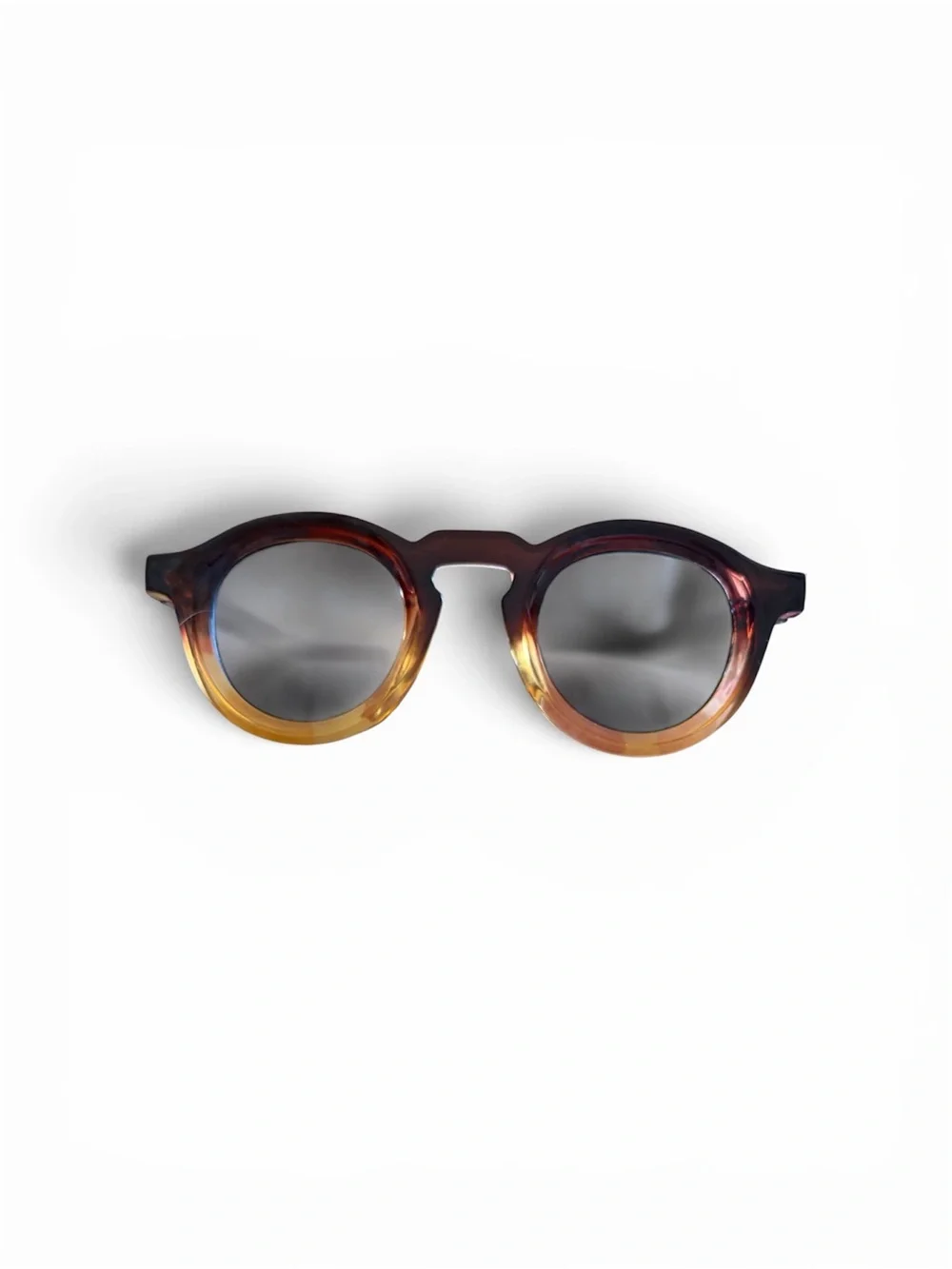 Retro gradient frame dark gray lens sunglasses